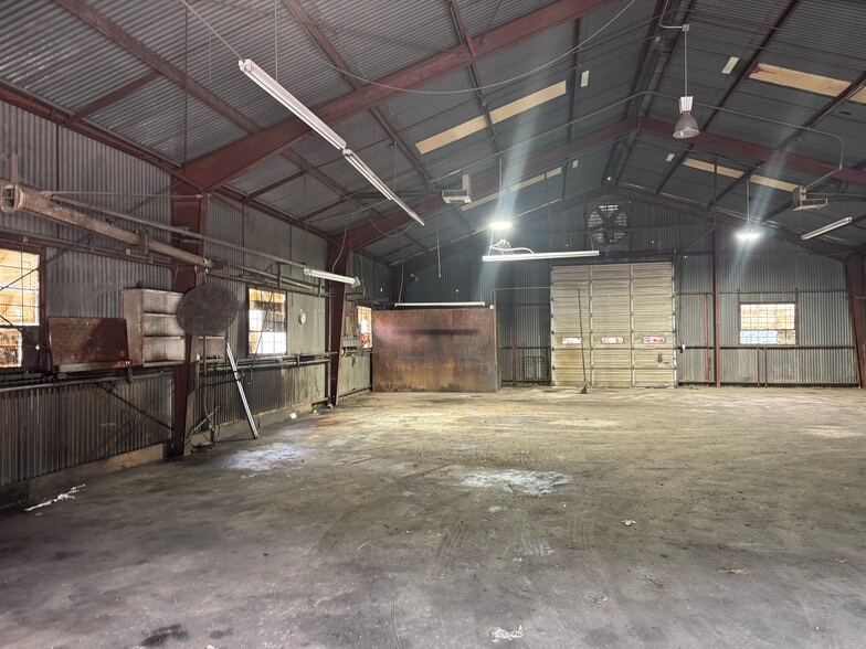 More Photos Of 6015 Ridgemont St, Houston Warehouse For Sale