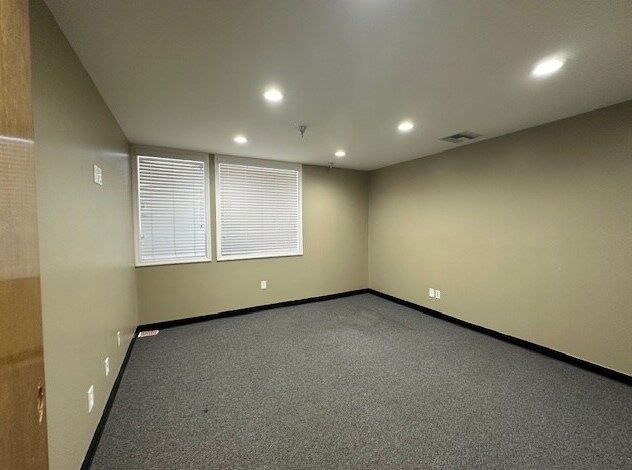 More Photos Of 14173 Green Tree Blvd, Victorville Restaurant For Lease