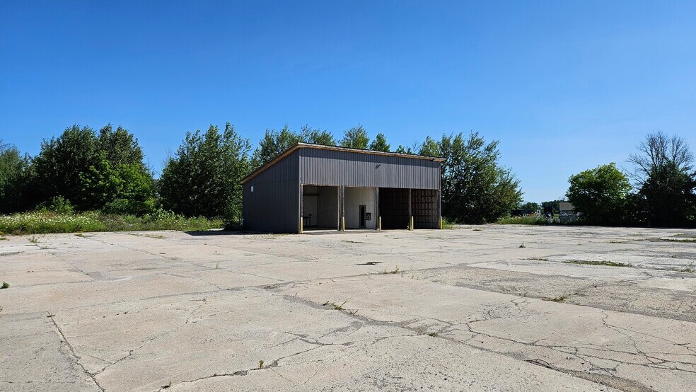 More Photos Of 482 Russett Dr, Arnprior Land For Lease