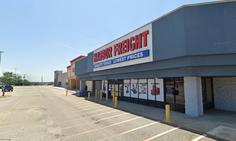 More Photos Of 1235-1267 Highway 231 S, Troy Storefront For Lease