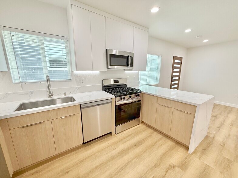 More Photos Of 825 Manhattan Ave, Hermosa Beach Apartments For Sale