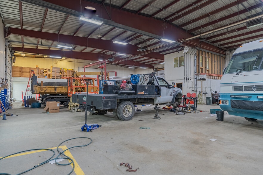 More Photos Of 1285 Queens Way, Fairbanks Warehouse For Sale