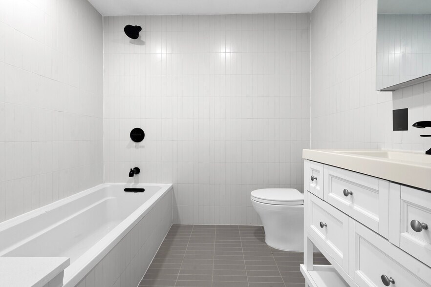 More Photos Of 33 W Ninth St, New York Apartments For Sale