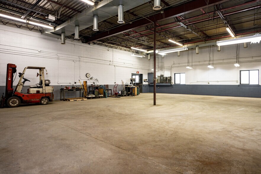 More Photos Of 170 Bennington Dr, Rochester Manufacturing For Lease