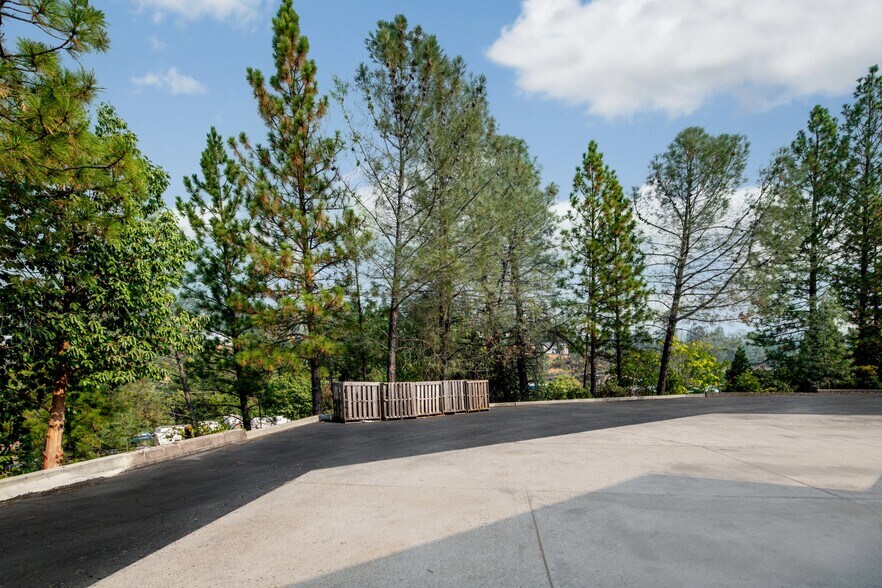 More Photos Of 810 Whispering Pines Ln, Grass Valley Refrigeration Cold Storage For Sale