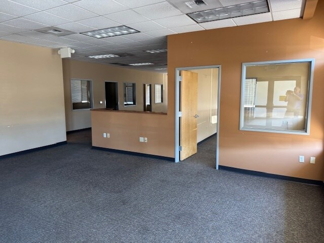 More Photos Of 825 S Center St, Tacoma Office For Lease