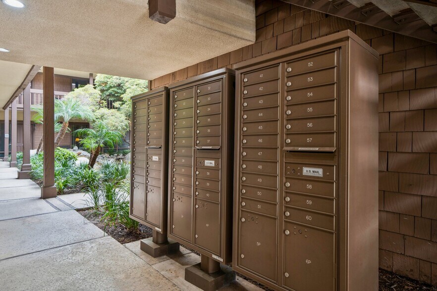 More Photos Of 1633 E 4th St, Santa Ana Office For Lease