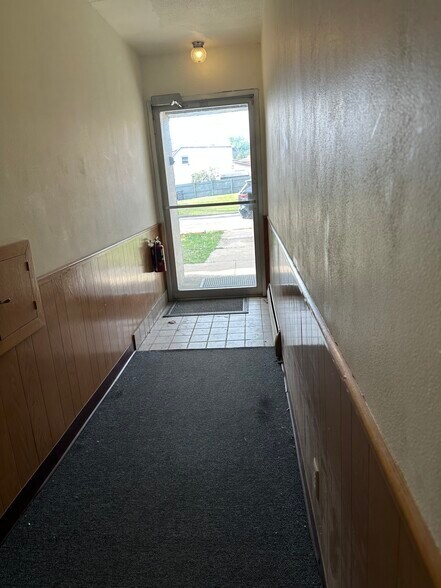 More Photos Of 3489 N 76th St, Milwaukee Office For Sale