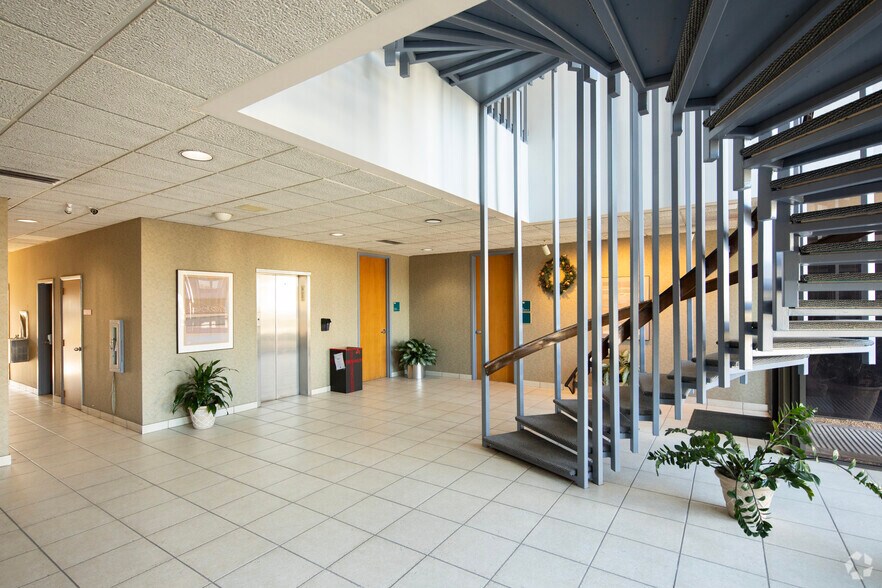 More Photos Of 5440 Mariner St, Tampa Office For Lease