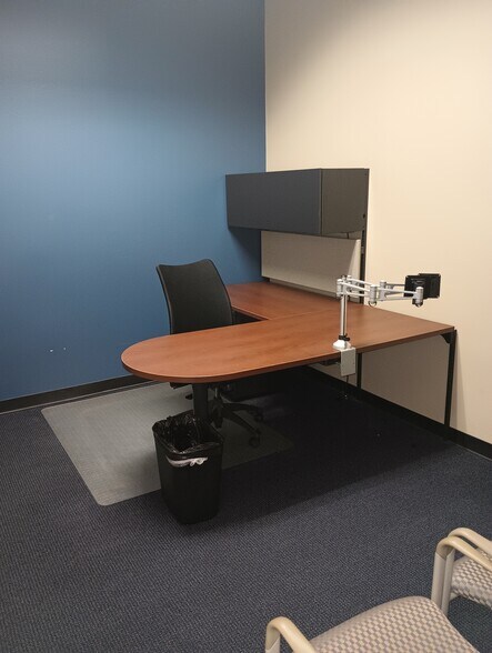 More Photos Of 7702 Parnell St, Houston Distribution For Lease