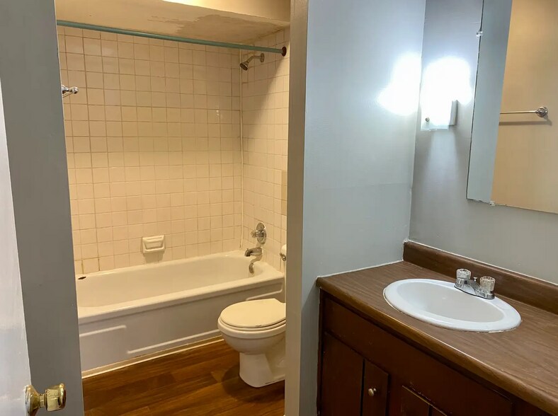 More Photos Of 3242 Orchard Manor Cir, Louisville Apartments For Sale
