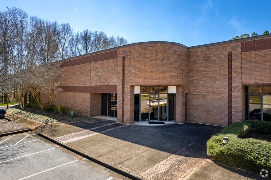 More Photos Of 1831 W Oak Pky, Marietta Distribution For Lease