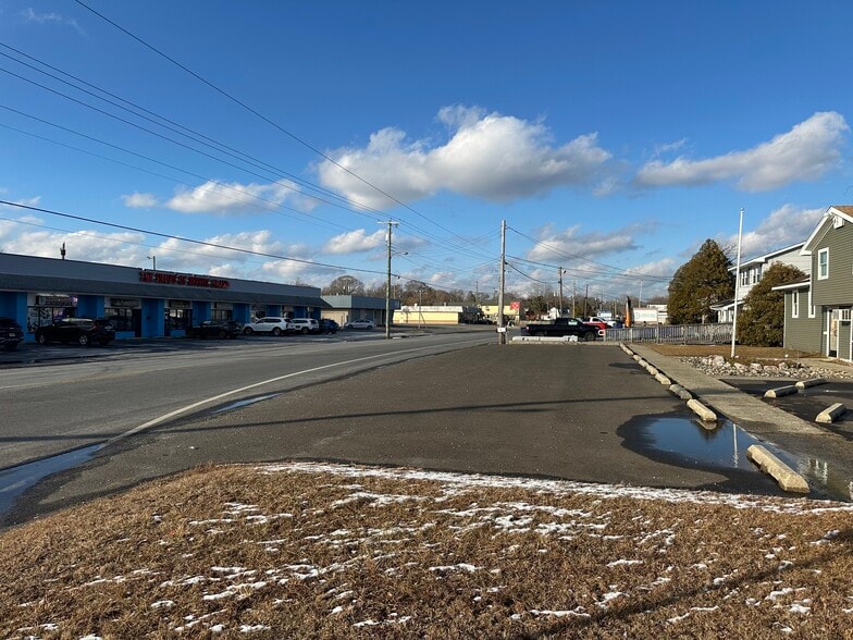 More Photos Of 930-980 Radio Rd, Little Egg Harbor Township General Retail For Sale