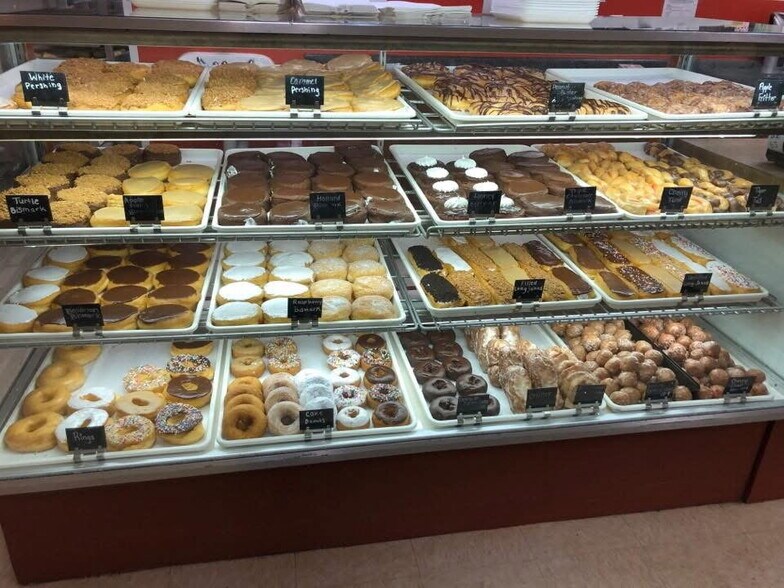 More Photos Of 68 N Main St, Fond Du Lac General Retail For Sale