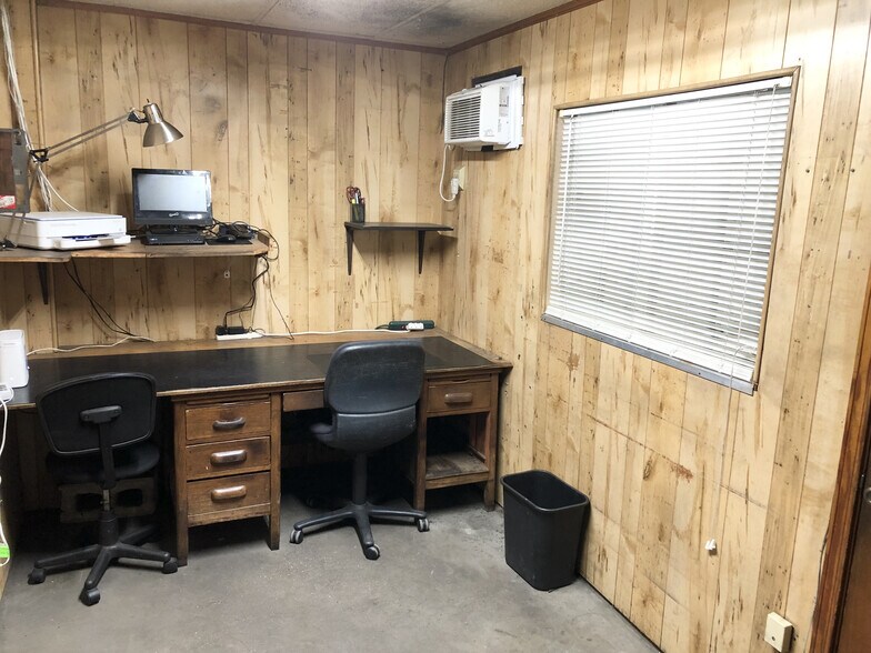 More Photos Of 2641 Delaware Ave, Kenner Service For Lease