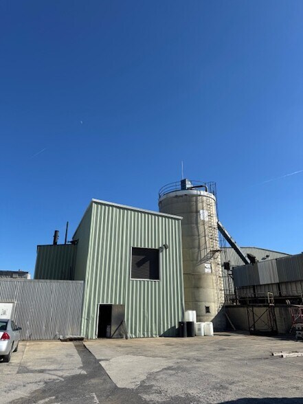 More Photos Of 272 Mule Academy Rd, Fishersville Flex For Sale