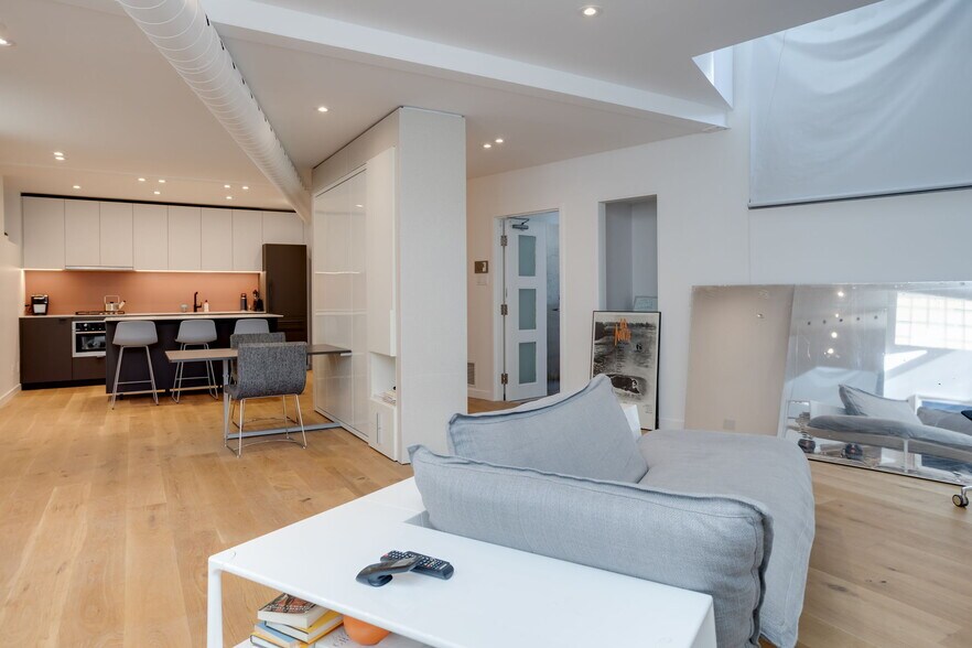 More Photos Of 115 Walnut Ave, Toronto Office For Sale