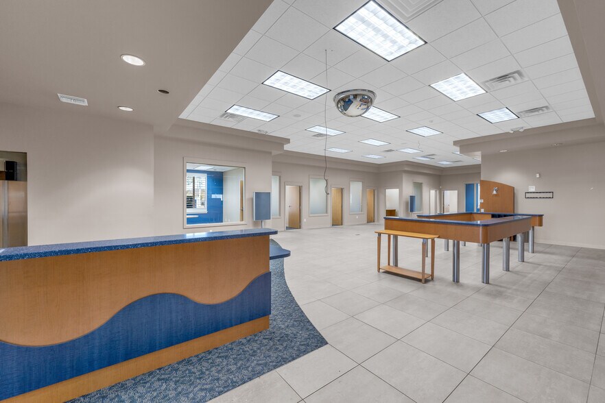 More Photos Of 1504 S Ridgewood Ave, Edgewater Bank For Sale