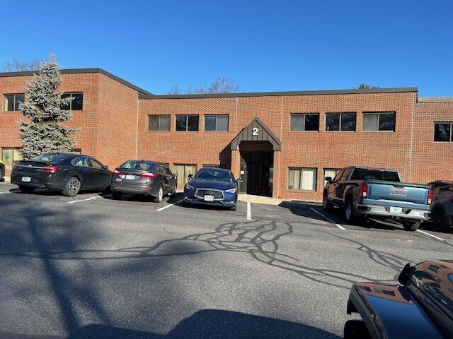 More Photos Of 10 Commerce Park N, Bedford Light Distribution For Lease