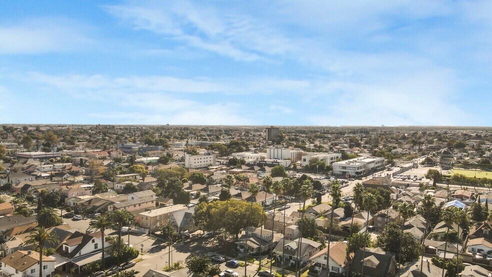 More Photos Of 838 E 43rd St, Los Angeles Apartments For Sale