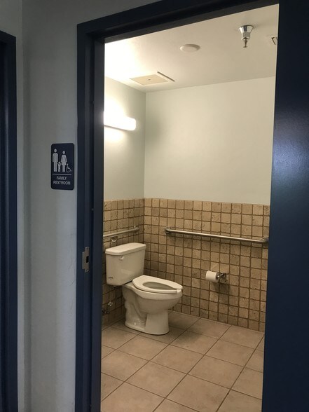 More Photos Of 1310 W St Marys Rd, Tucson Medical For Lease