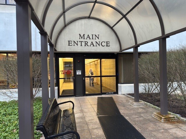 More Photos Of 1579 Straits Tpke, Middlebury Medical For Sale