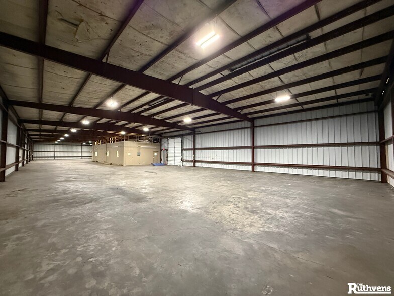 More Photos Of 4017 S Frontage Rd, Plant City Warehouse For Lease