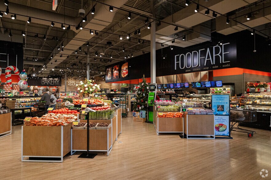 More Photos Of 300 Oxford Rd, Oxford Unknown For Lease