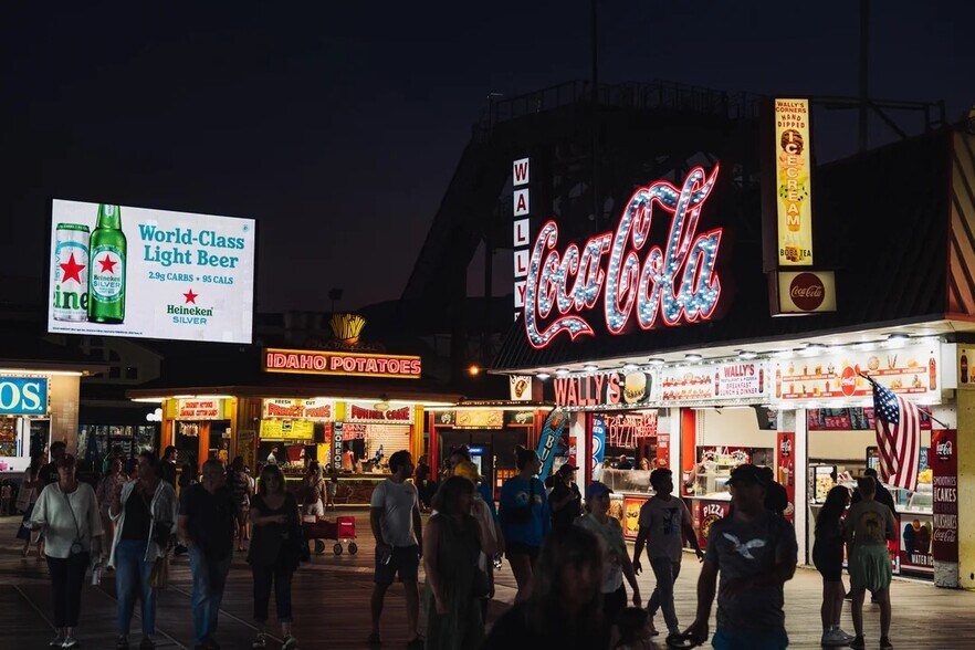 Primary Photo Of 3400 Boardwalk, Wildwood Restaurant For Sale