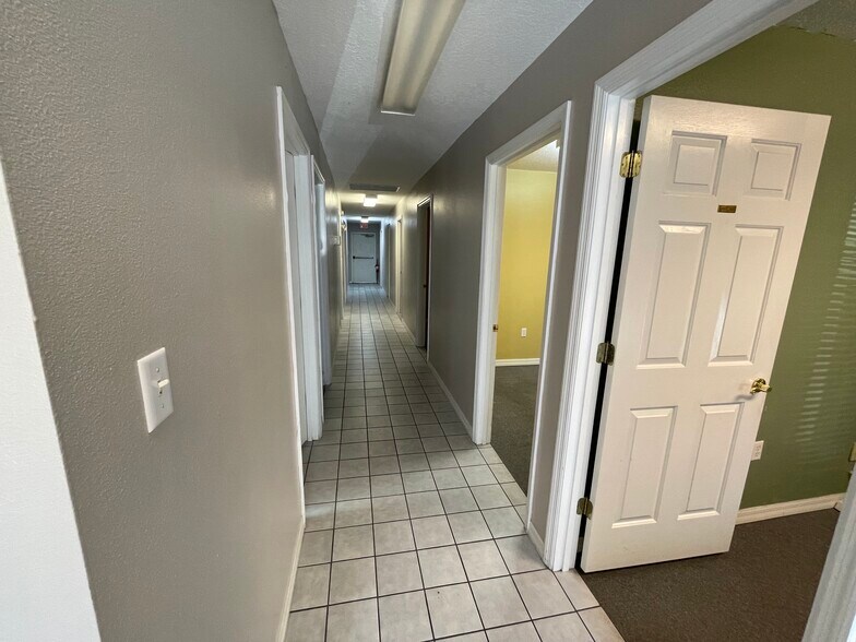More Photos Of 2145 US Highway 441, Leesburg Office For Lease