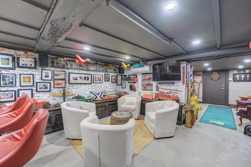 More Photos Of 60-62 Colborne St W, Brantford Storefront Retail Residential For Sale