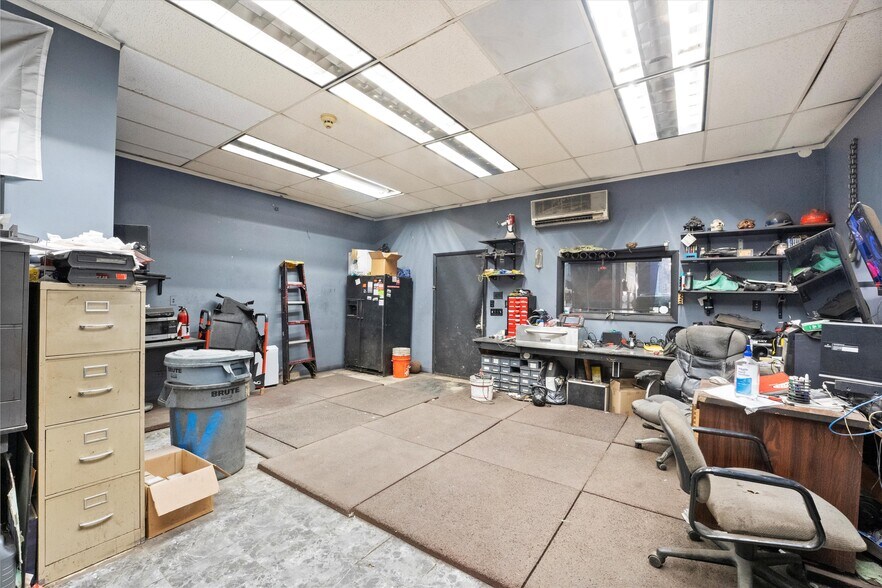More Photos Of 2447 S Pulaski Ave, Chicago Warehouse For Sale