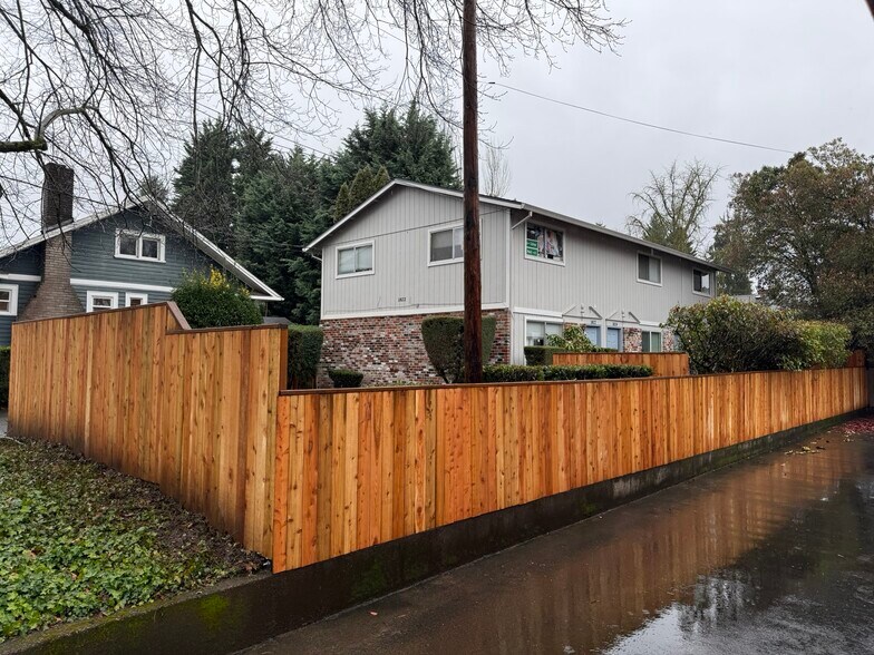 More Photos Of 1822 SE Ash St, Portland Multifamily For Sale