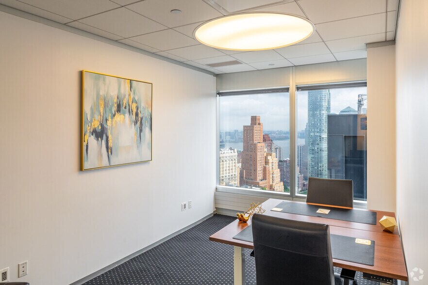 More Photos Of 17 State St, New York Coworking Space