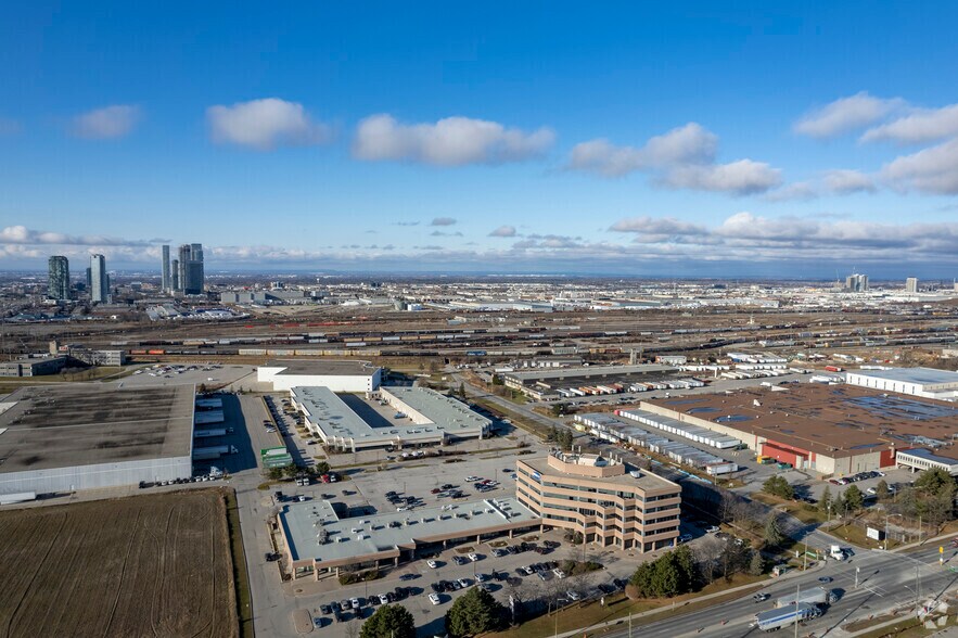 More Photos Of 7880 Keele St, Vaughan Office For Lease