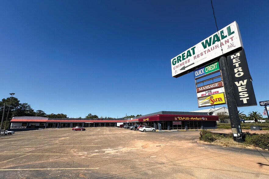 Primary Photo Of 2855 Ross Clark Cir, Dothan Storefront For Sale