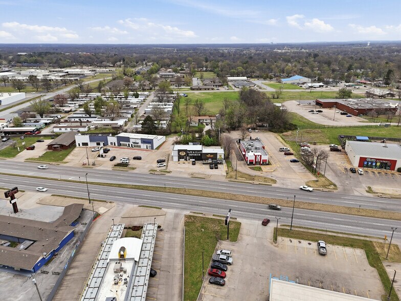 More Photos Of 1117-1123 US-412 Hwy, Siloam Springs Unknown For Lease