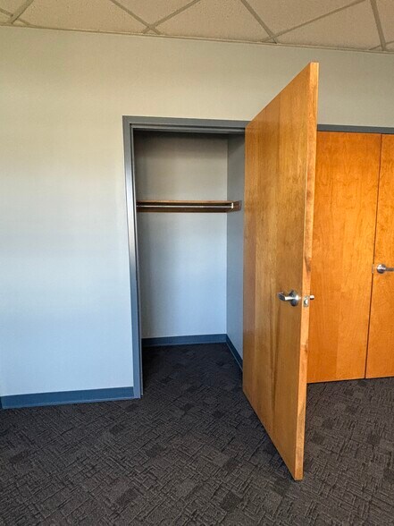 More Photos Of 186 Commerce Dr, LaGrange Industrial For Lease