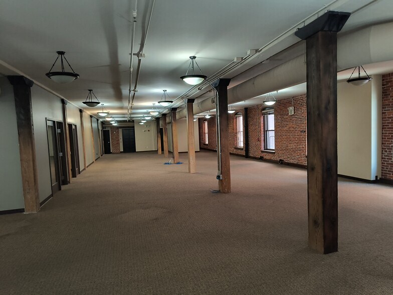 More Photos Of 170 S Lincoln St, Spokane Loft Creative Space For Lease