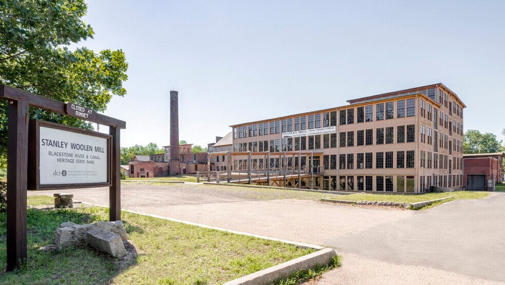 More Photos Of 146 Mendon St, Uxbridge Loft Creative Space For Lease