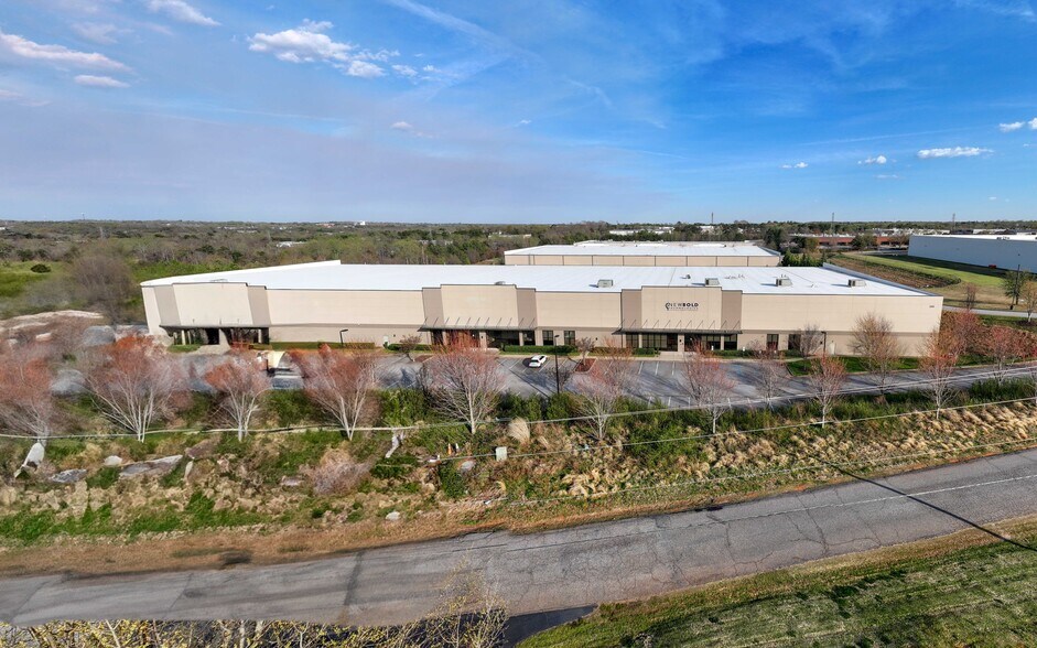 More Photos Of 200 Ben Hamby Dr, Greenville Warehouse For Lease