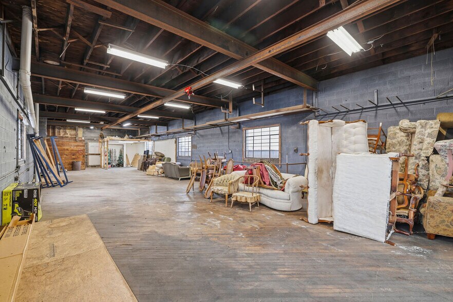 More Photos Of 2722 Pine Ave, Niagara Falls Storefront Retail Residential For Sale