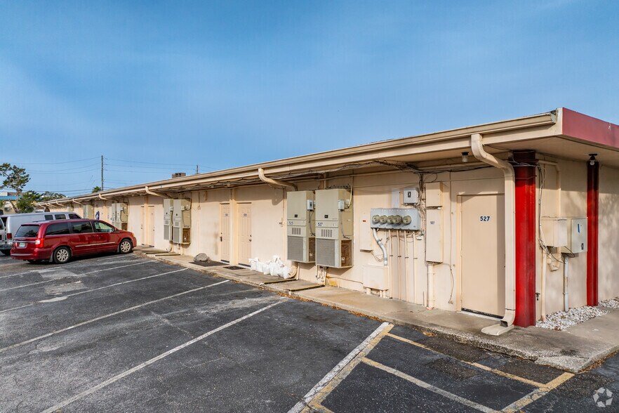 More Photos Of 501-527 S Paula Dr, Dunedin Office For Lease