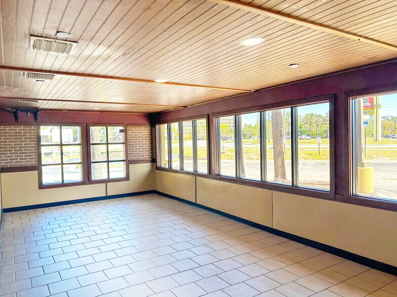 More Photos Of 5740 W Irlo Bronson Memorial Hwy, Kissimmee Storefront For Lease