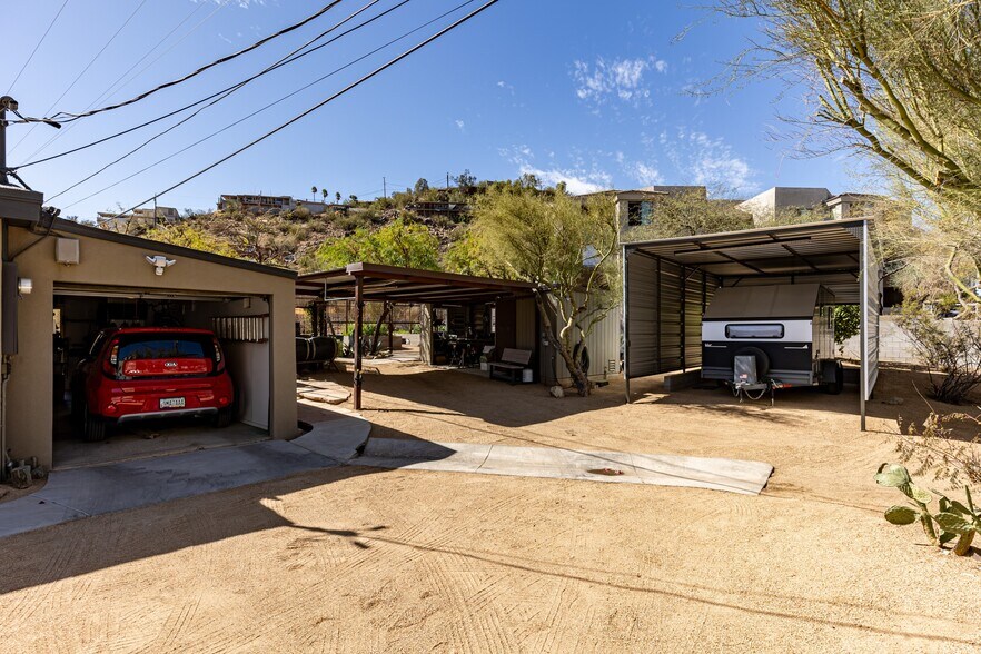 More Photos Of 19848 N Cave Creek Rd, Phoenix Office For Sale