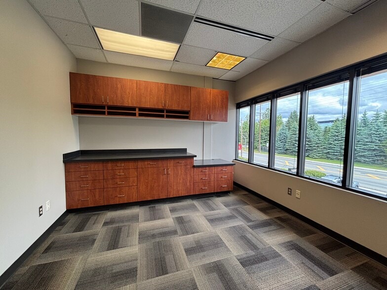 More Photos Of 3900 Arctic Blvd, Anchorage Office For Sale