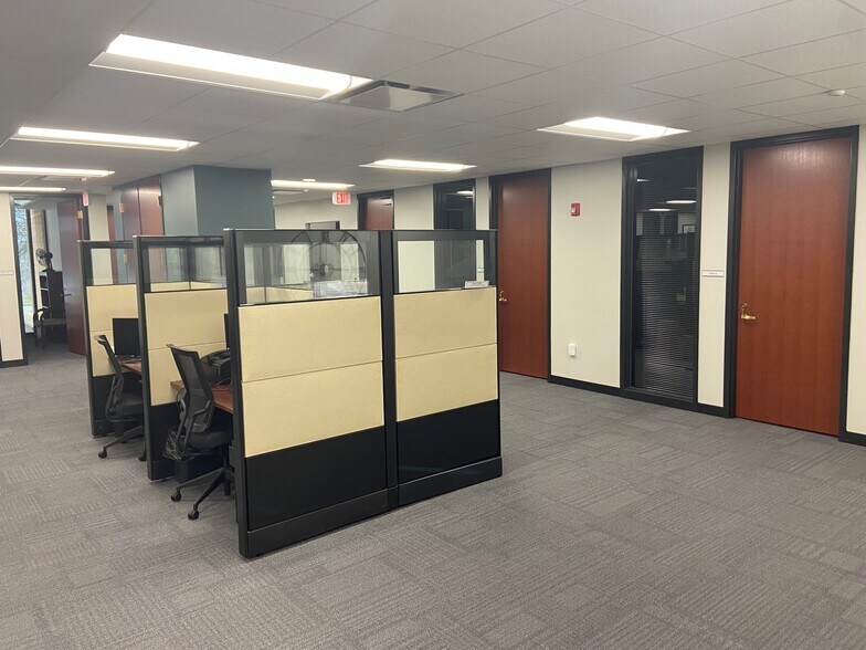 More Photos Of 661 Andersen Dr, Pittsburgh Office For Lease