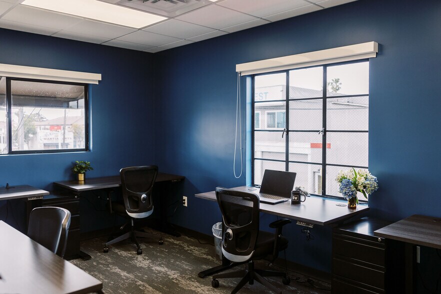 More Photos Of 4438 Ingraham St, San Diego Coworking Space