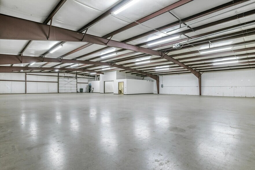 More Photos Of 5980 Arden Rd, Amarillo Warehouse For Lease