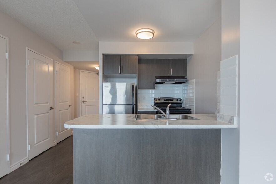 More Photos Of 2 Vena Way, Toronto Apartments For Lease